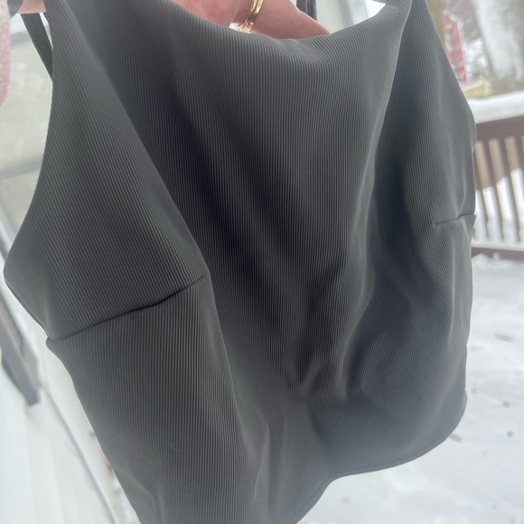 EUC Lululemon Ribbed Back twist Yoga Bra/Crop Size 10! - Picture 8 of 10